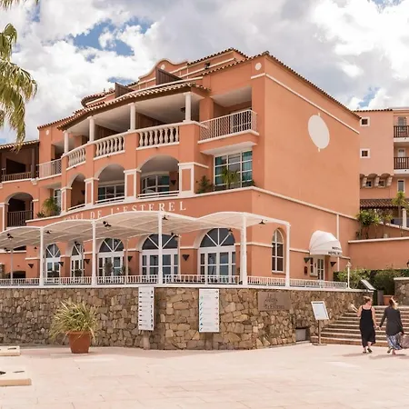 Szálloda De L'esterel Pierre & Saint-Raphaël
